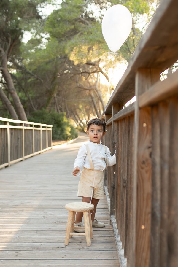 Conjunto niño con tirantes color lino