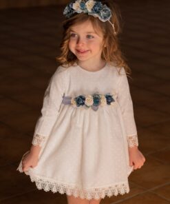 Vestido Niña Plumeti blanco abertura sin el adorno de las flores