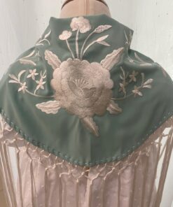 Mantocillo Bordado Artesanal, Verde Agua con Crudo.